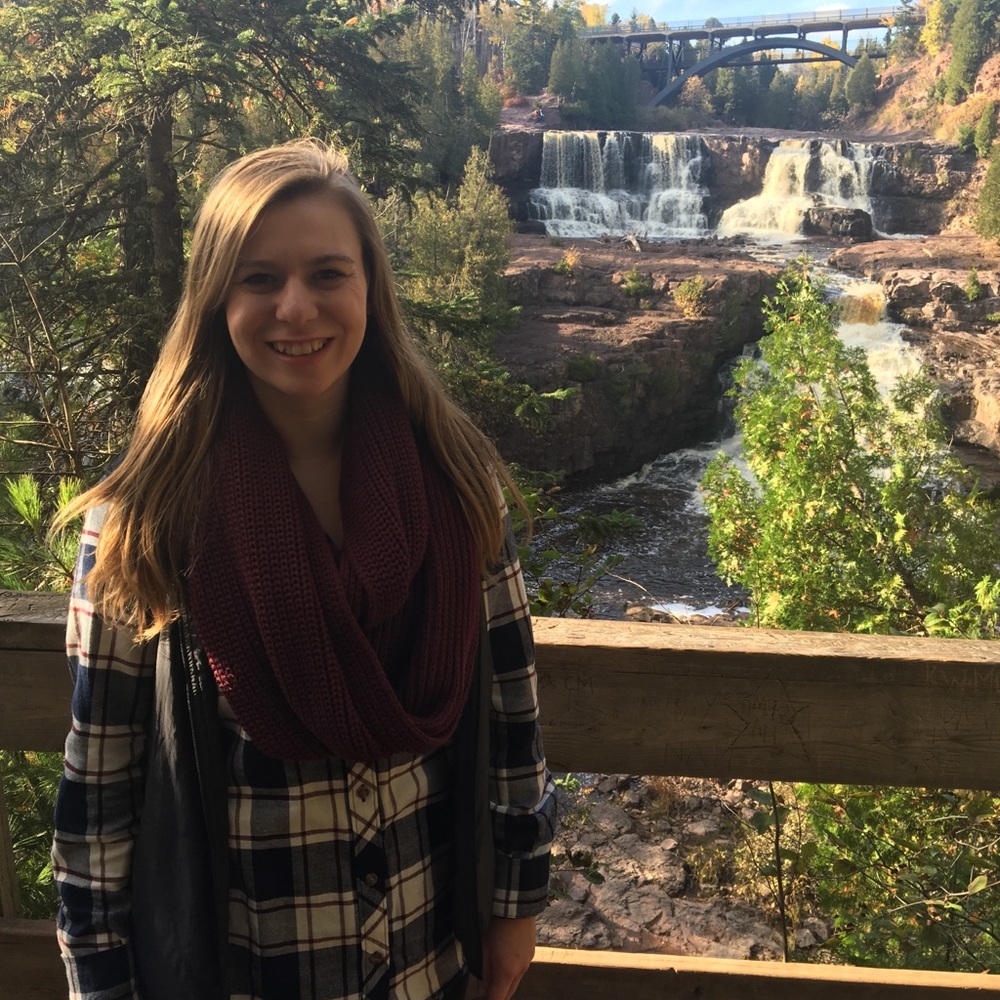 Meet your Posher, Carissa